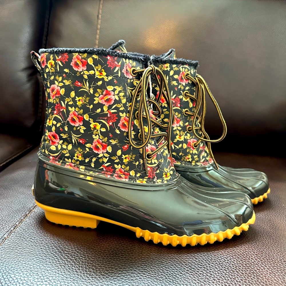 Ladies Sporto Boots - Size 8
